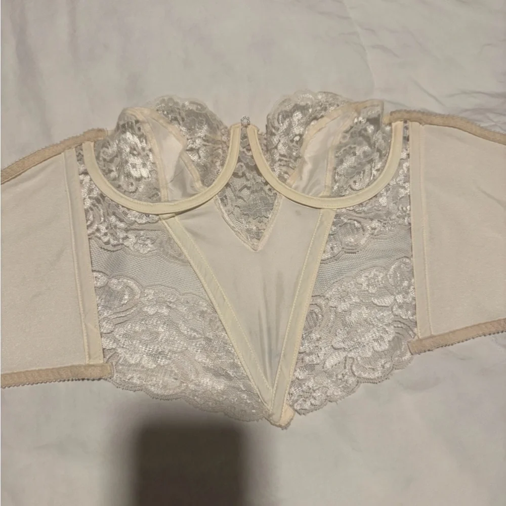 Vintage Dior Ivory Lace Bustier Top - Picture 6 of 9